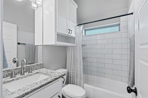 Tiny photo for 323 Heritage Trail, Granbury, TX 76048 (MLS # 21080517)