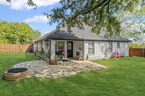 Tiny photo for 323 Heritage Trail, Granbury, TX 76048 (MLS # 21080517)