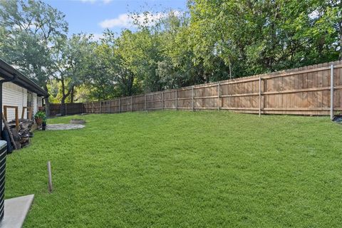 Tiny photo for 323 Heritage Trail, Granbury, TX 76048 (MLS # 21080517)
