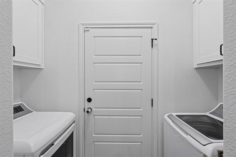 Tiny photo for 323 Heritage Trail, Granbury, TX 76048 (MLS # 21080517)