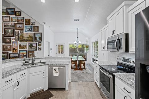 Tiny photo for 323 Heritage Trail, Granbury, TX 76048 (MLS # 21080517)