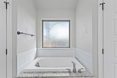 Tiny photo for 323 Heritage Trail, Granbury, TX 76048 (MLS # 21080517)