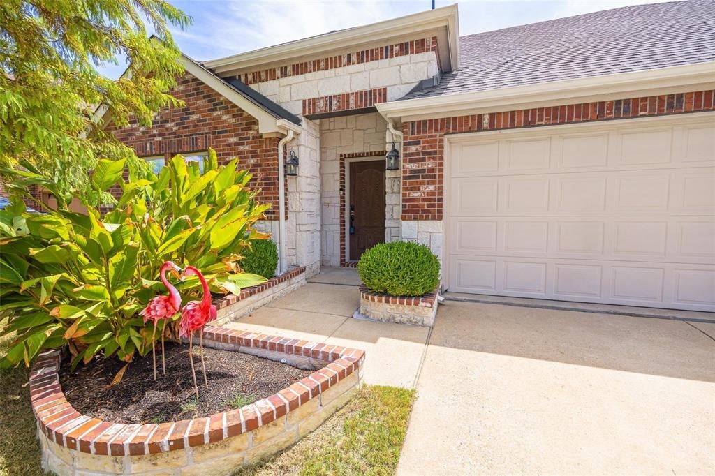 10005 Petrified Tree Lane
