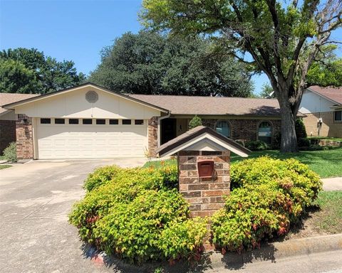 800 Rockledge Drive Saginaw TX 76179