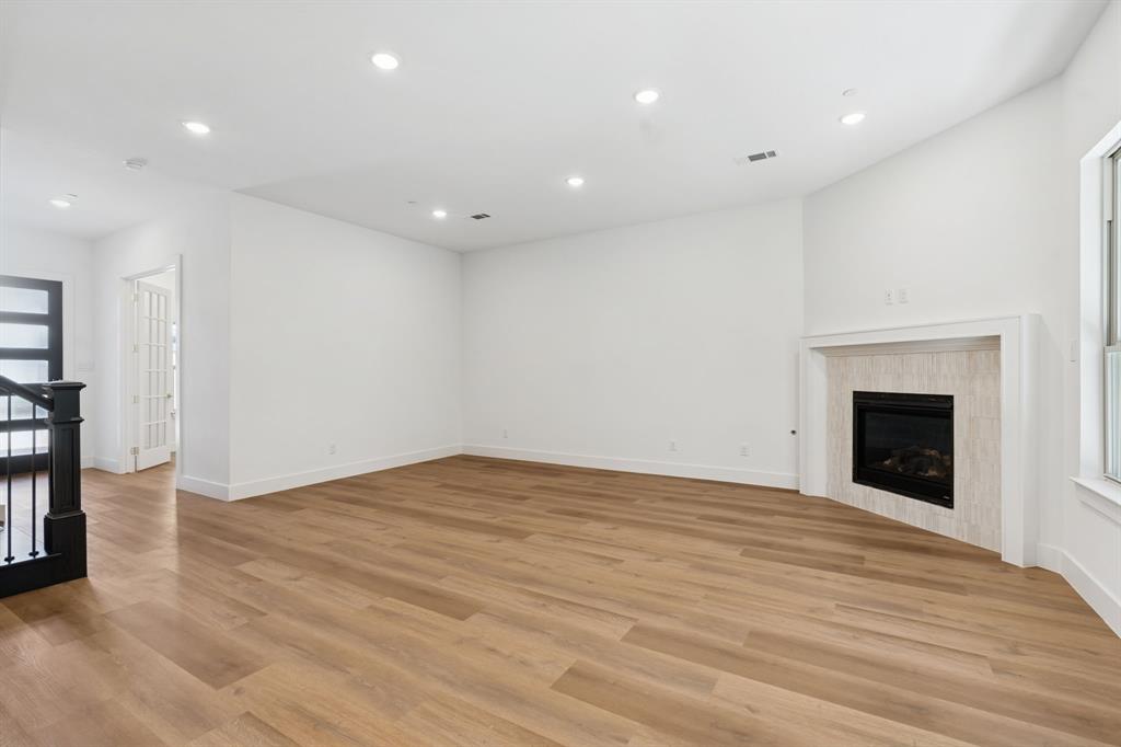 Lewisville Water's Edge II Condominium - Residential