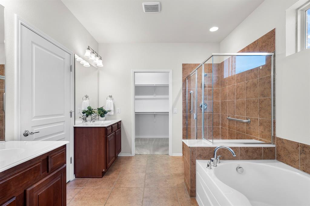 Frisco Lakes By Del Webb Villa - Residential