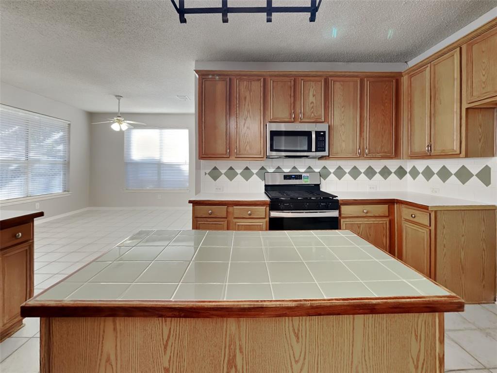 1114 Huntington Trail