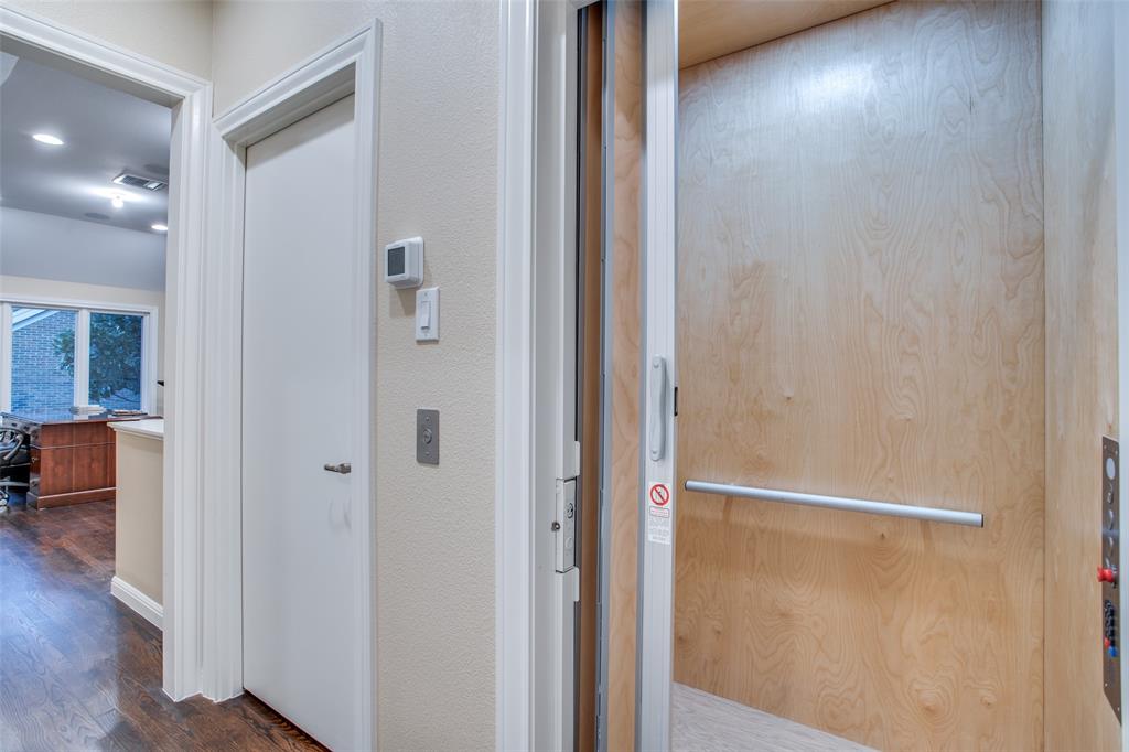 Caruth Hills 01 - Residential