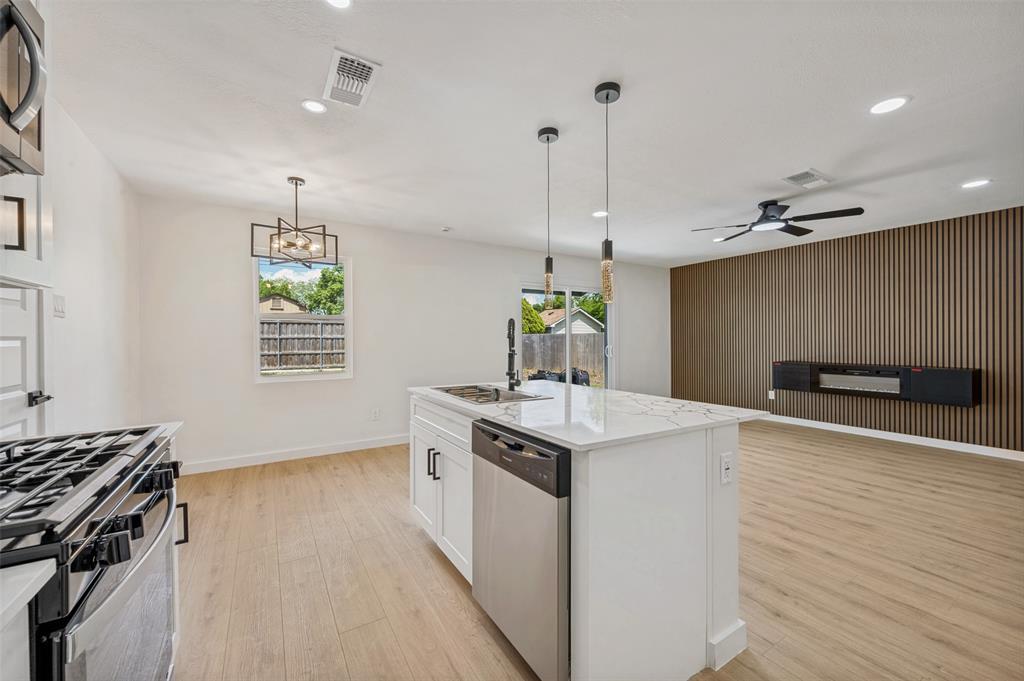 1409 Southmoor Drive