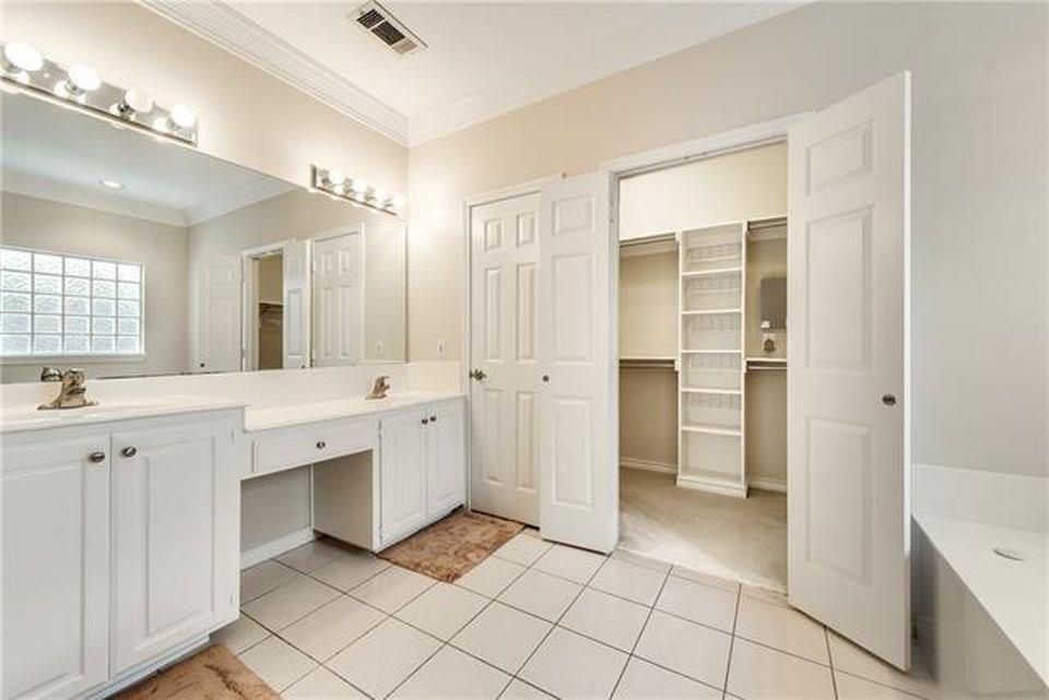 Les Lacs I - Residential Lease