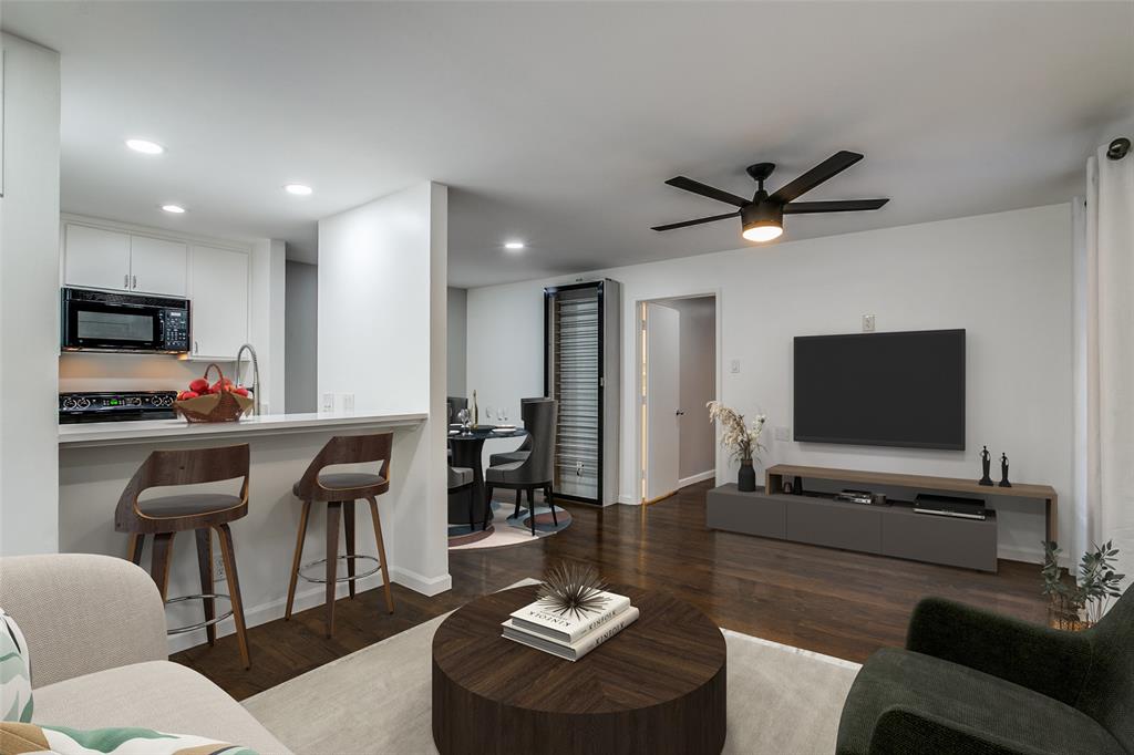 4231 Travis Street 15
