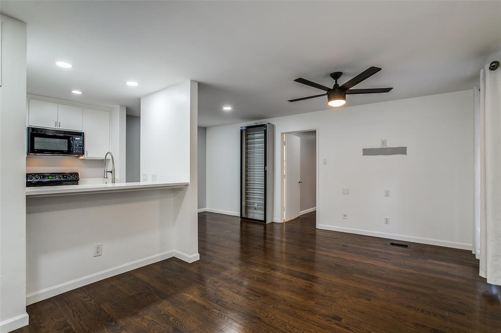 4231 Travis Street 15
