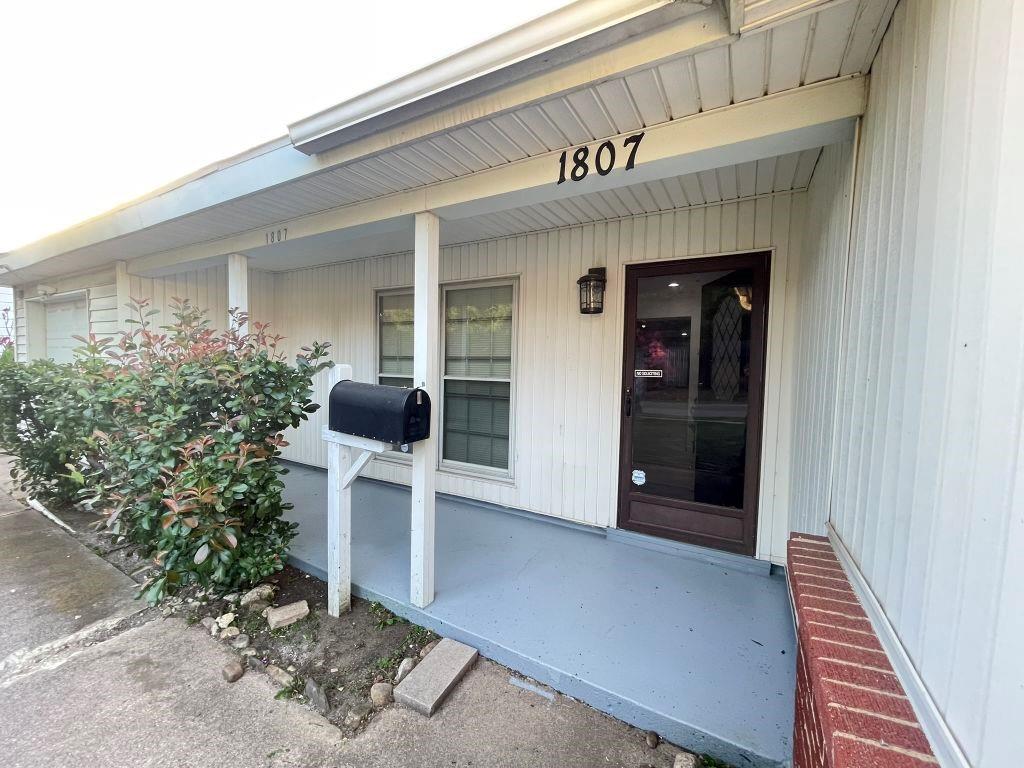 1807 DENNIS Street