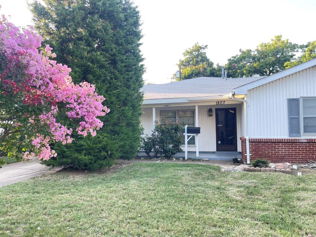 1807 DENNIS Street