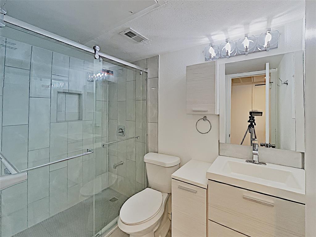 Hillcrest Hollows Condos - Residential Lease