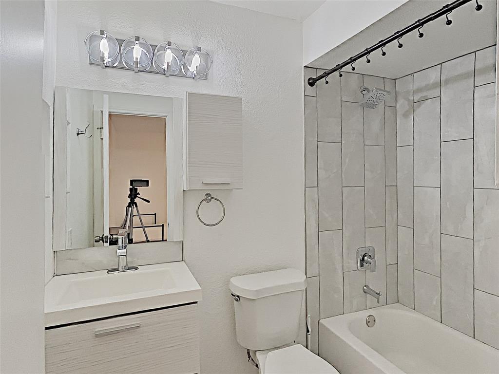 Hillcrest Hollows Condos - Residential Lease