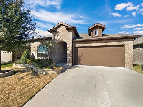 Photo of 16044 Bronte Lane, Fort Worth, TX 76247 (MLS # 21112996)