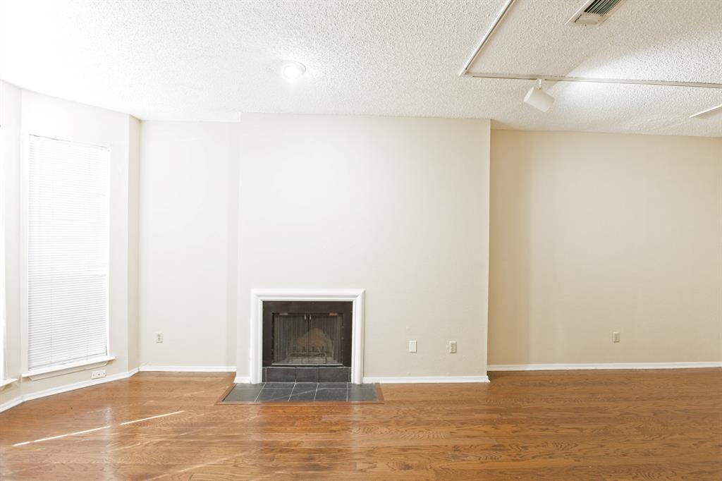 Dallas, Texas 75235, United States, 2 Bedrooms Bedrooms, ,2 BathroomsBathrooms,Residential,Active,231806