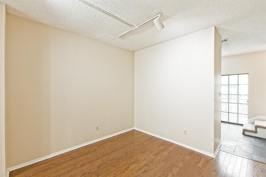 Dallas, Texas 75235, United States, 2 Bedrooms Bedrooms, ,2 BathroomsBathrooms,Residential,Active,231806