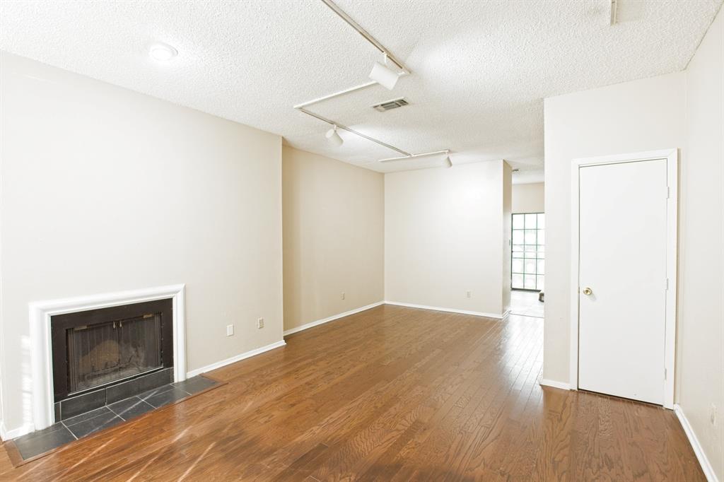 Dallas, Texas 75235, United States, 2 Bedrooms Bedrooms, ,2 BathroomsBathrooms,Residential,Active,231806