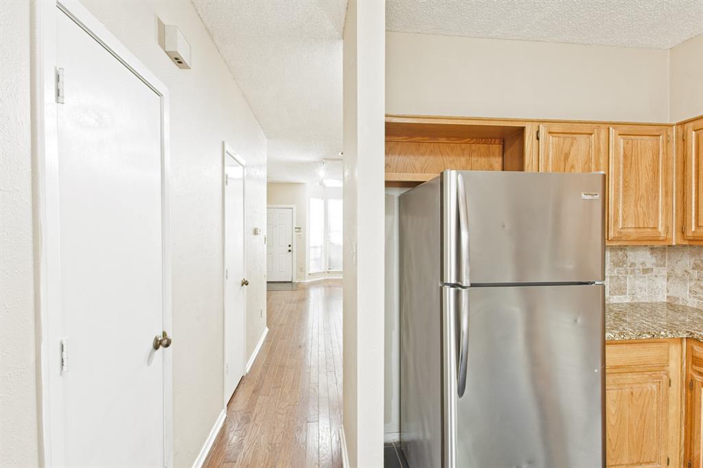 Dallas, Texas 75235, United States, 2 Bedrooms Bedrooms, ,2 BathroomsBathrooms,Residential,Active,231806