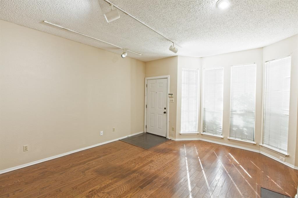 Dallas, Texas 75235, United States, 2 Bedrooms Bedrooms, ,2 BathroomsBathrooms,Residential,Active,231806