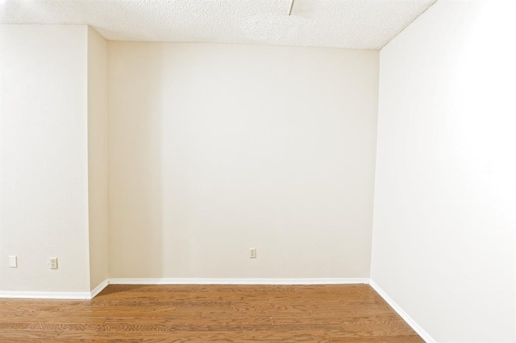 Dallas, Texas 75235, United States, 2 Bedrooms Bedrooms, ,2 BathroomsBathrooms,Residential,Active,231806