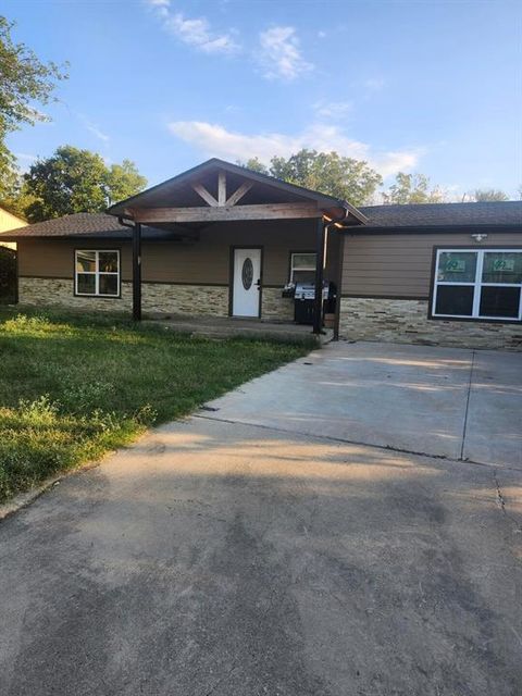 1115 W College Street Jacksboro TX 76458