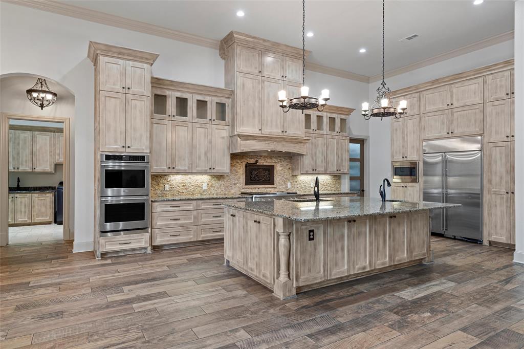 11030 Hidden Bluff