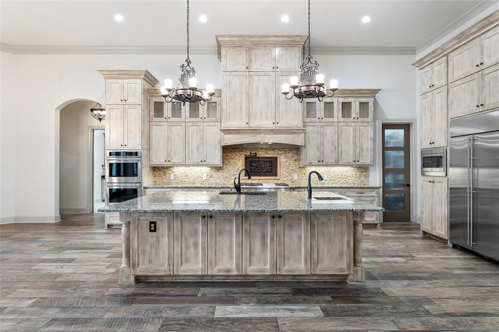 11030 Hidden Bluff