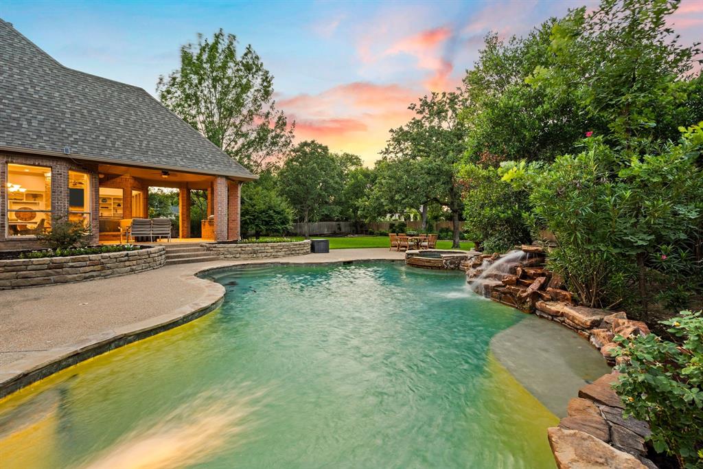 308 Oldenwood Court