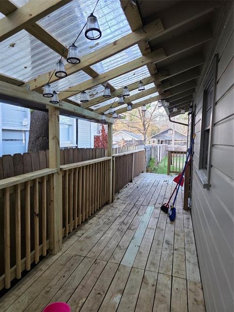 Tiny photo for 810 Elmwood Street, Shreveport, LA 71104 (MLS # 21198513)