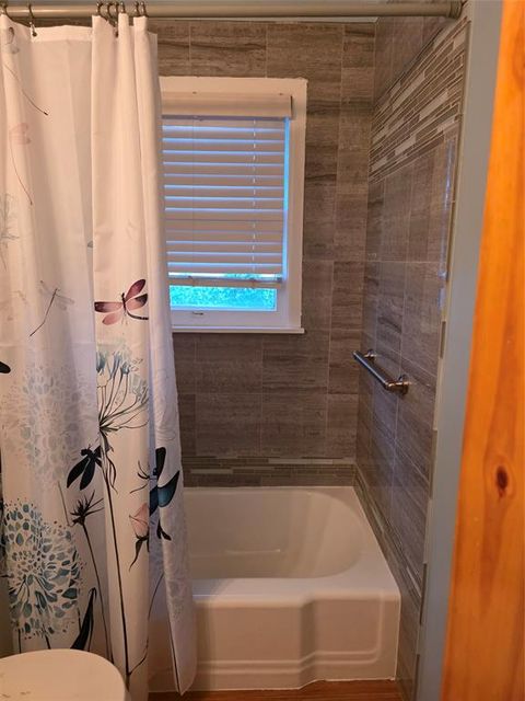 Tiny photo for 810 Elmwood Street, Shreveport, LA 71104 (MLS # 21198513)