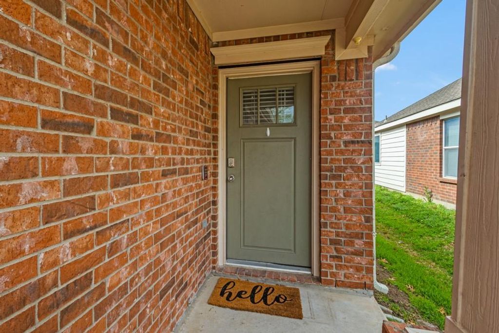 Photo of 2932 Milby Oaks Drive, Fort Worth, TX 76244 (MLS # 21202241)