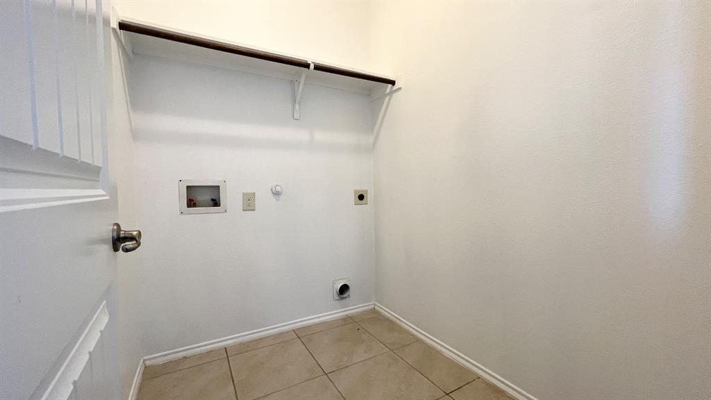 VALOR POINTE - THE RESERVE AT WESTRIDGE PHASE 16 - Residential Lease