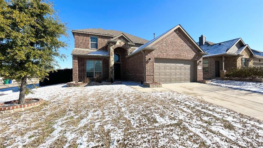 2,466 SQ FT! 4 bedroom, 3.5 bath home in McKinney's Valor Pointe! 2016 build with modern features throughout. Thoughtful two-story floor plan with soaring cathedral ceilings! Stunning eat-in kitchen with included appliances, & expansive breakfast bar. Breakfast nook + formal dining! Kitchen opens to spacious family room with cozy fireplace, great for entertaining. Neutral interior with hardwood flooring in all the right places! This home offers 4 generously sized bedrooms. Primary suite with full bath + walk-in closet! Secondary bedroom with optimal flexibility + french door entry. Blinds + ceiling fans! Laundry room with included washer-dryer. Enjoy an oversized backyard with covered patio & grass landscaping! 2 car garage. Valor Pointe At Westridge is a desirable community offering community pool, splash pad, waterpark, playgrounds, sports courts, & biking-walking trails! Great McKinney location with easy US-380 access.
Pet Policy: Dogs Allowed with the some exceptions.