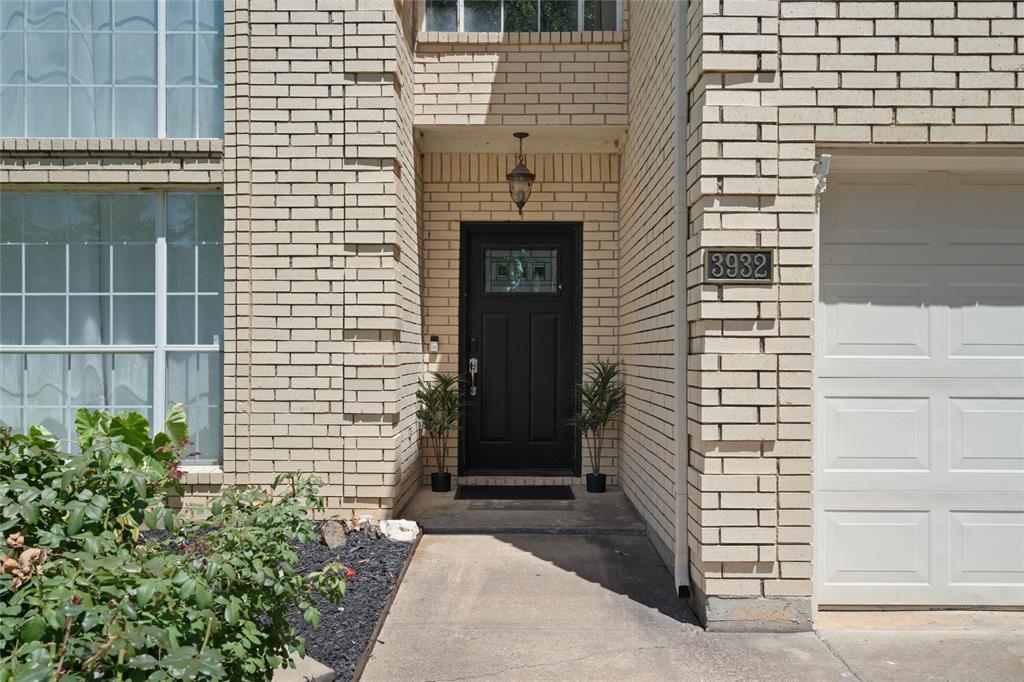 3932 Cedar Ridge Drive