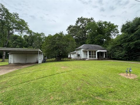 103 W Howard Street Mooringsport LA 71060
