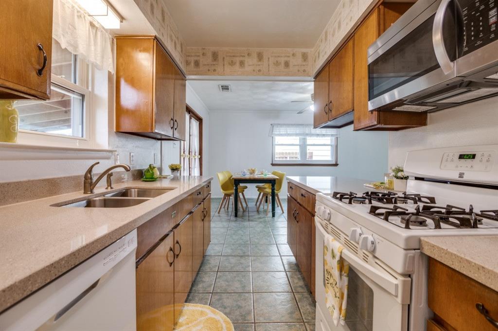 1103 Jeanette Way