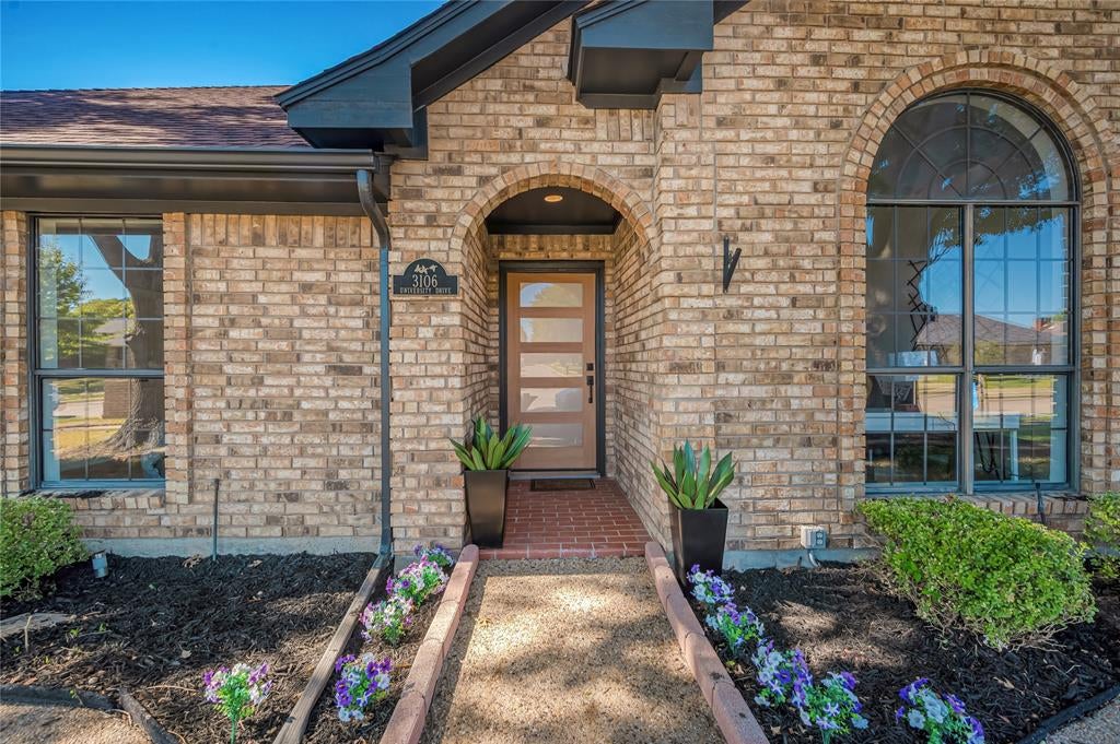 3106 University Drive