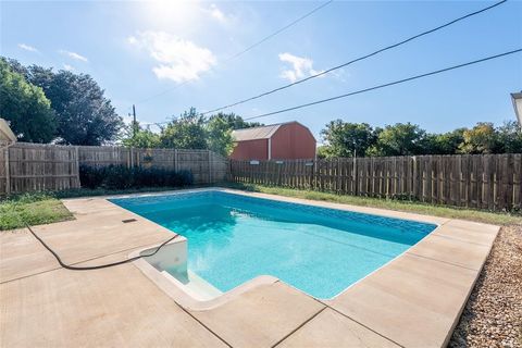 610 Betsy Ross Drive Arlington TX 76002