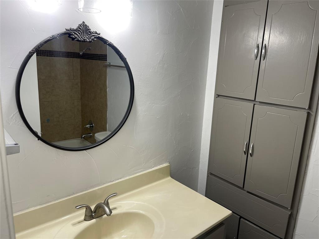 Northwest Park 05 - Residential Lease