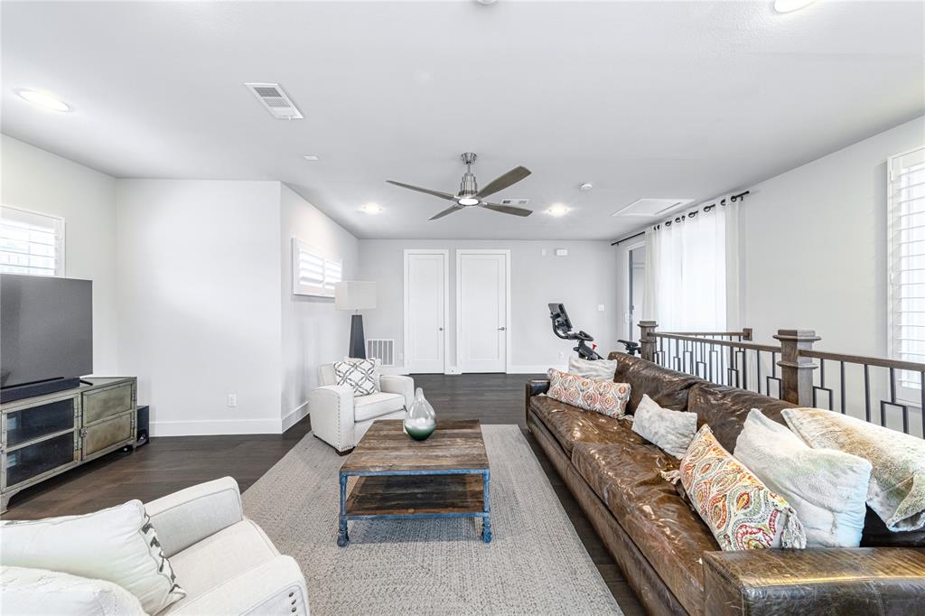31 Dallas Square #2 - Residential