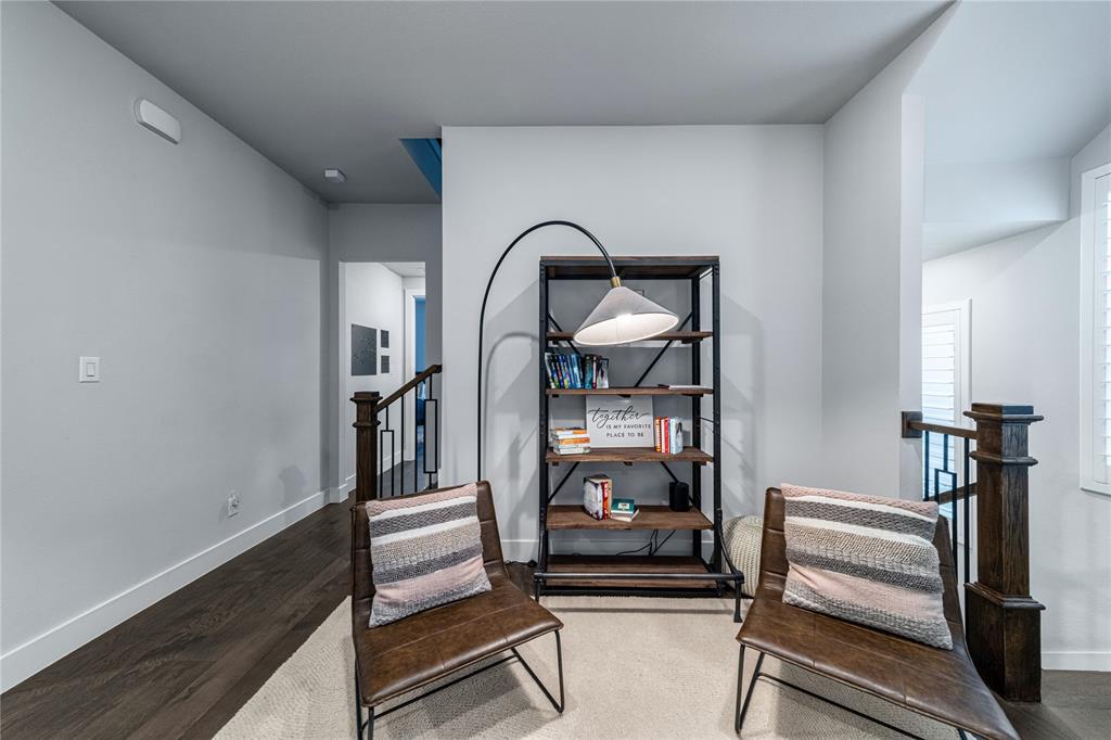 31 Dallas Square #2 - Residential