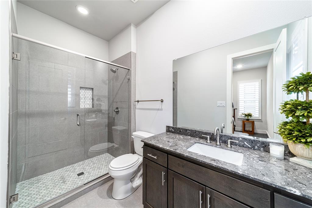 31 Dallas Square #2 - Residential