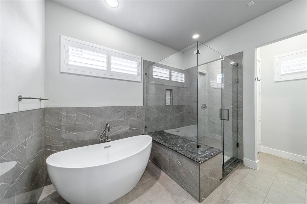 31 Dallas Square #2 - Residential