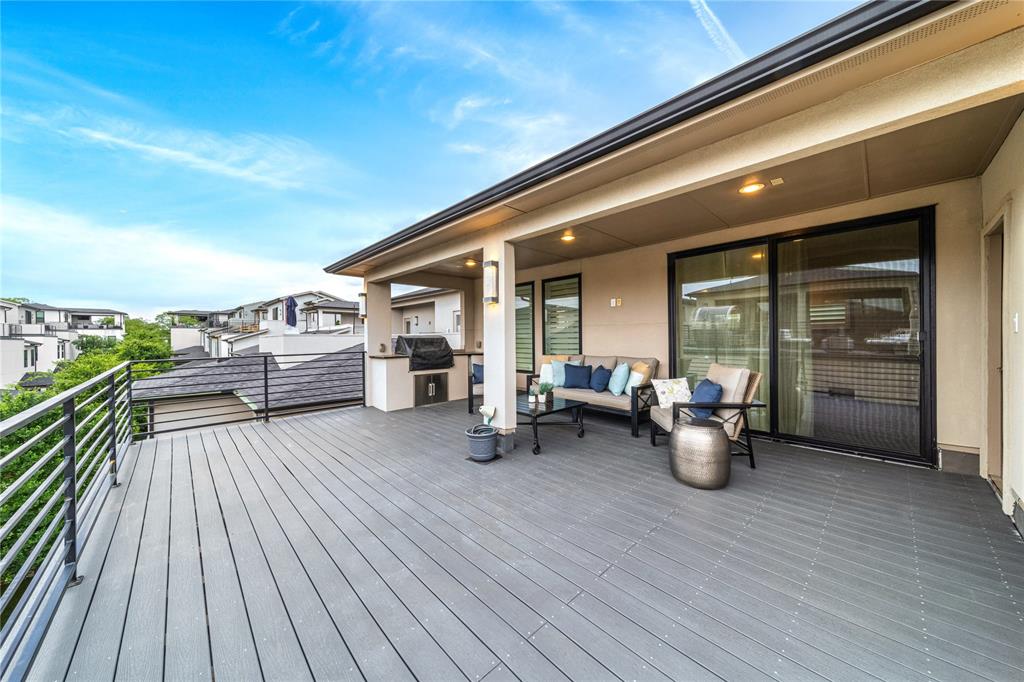 31 Dallas Square #2 - Residential
