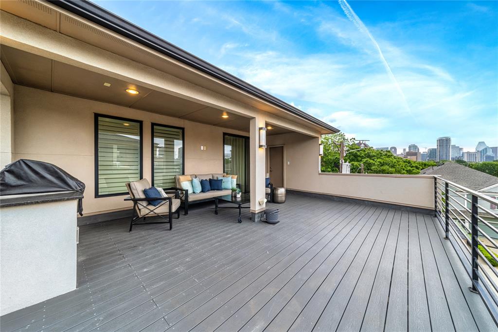 31 Dallas Square #2 - Residential