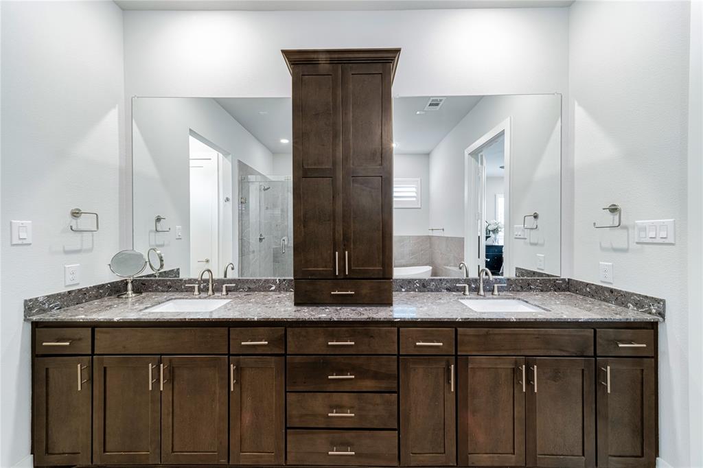 31 Dallas Square #2 - Residential