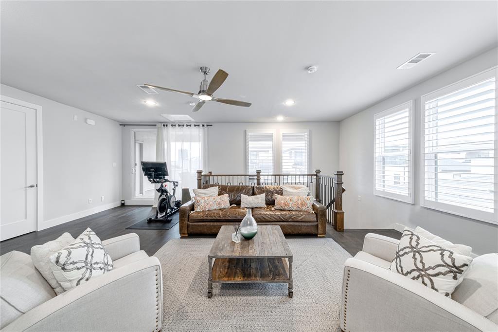 31 Dallas Square #2 - Residential